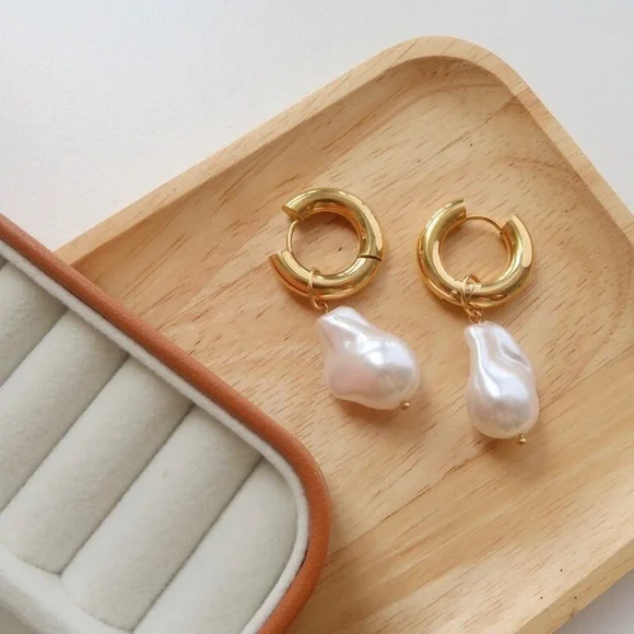 RESTOCKED!! ✨ Gold and pearl huggie drop earrings - Picture 3 of 4